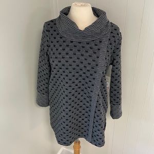 Ali Miles Black & White Office Unique Top